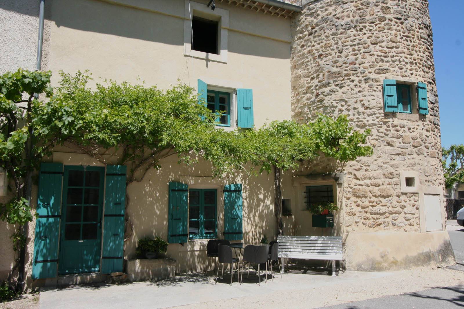 A vendre, Maison de village Au coeur de la Drôme Provençale terrasses A vendre, Maison de village Au coeur de la Drôme Provençale beaucoup de charme terrasses